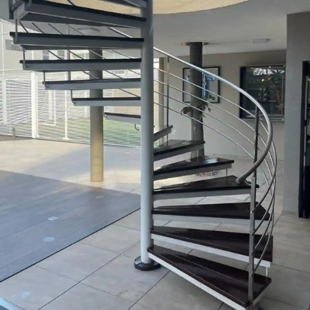 Corrimão em Inox e Metal Escada Externa