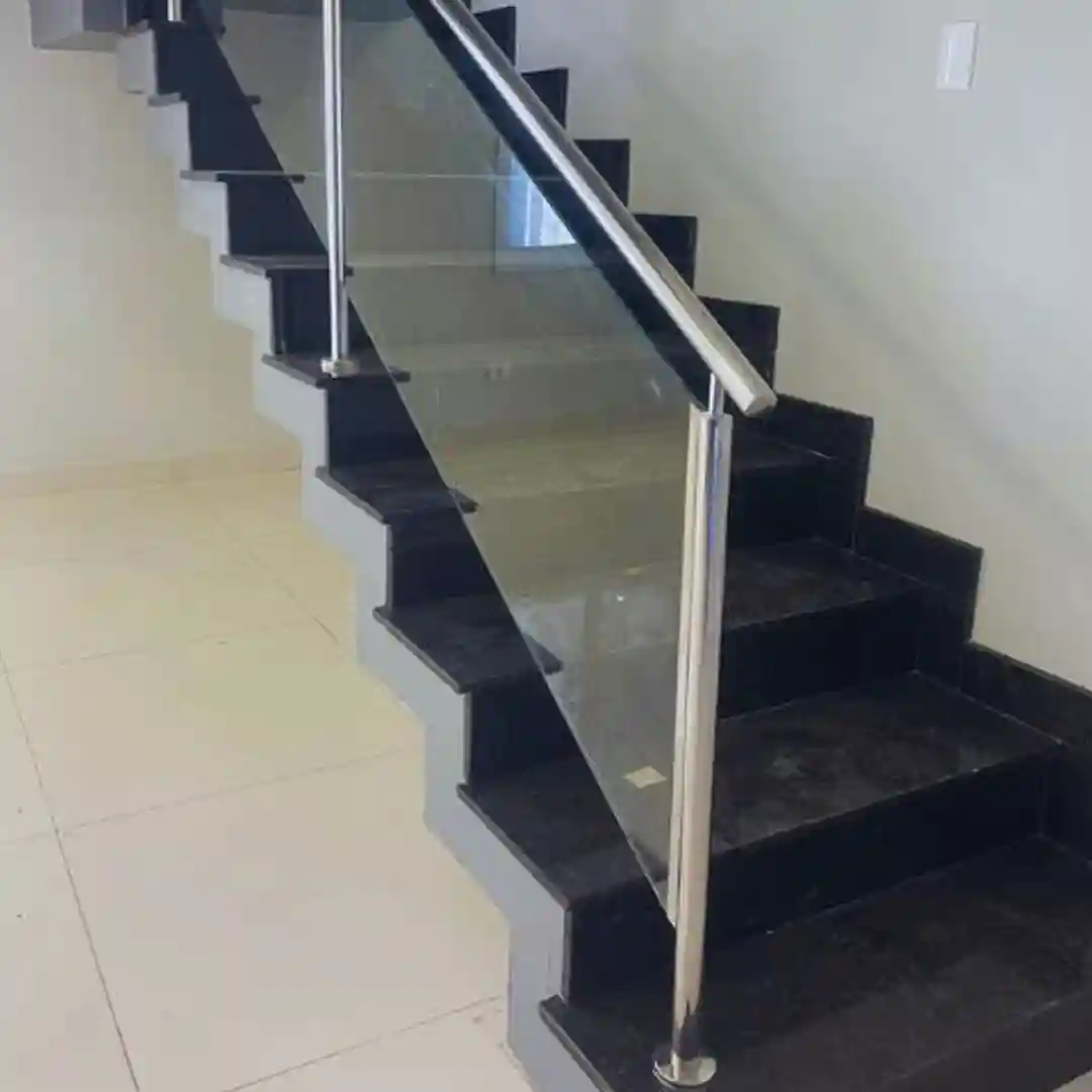Corrimão em Inox e Metal Escada com Vidro