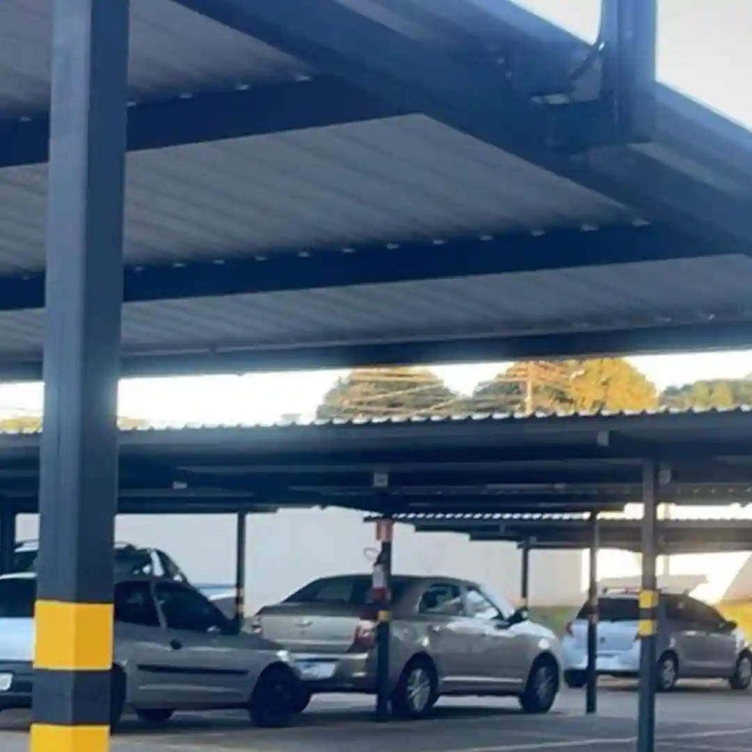 Estrutura de Ferro para Telhado Estacionamento