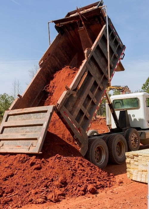 compre-carga-de-terra-para-sua-construcao-sos-construir.jpg