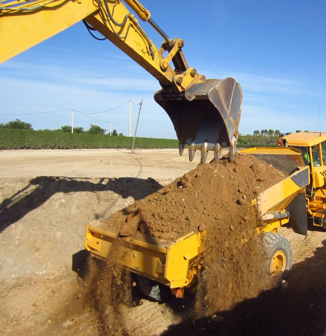 terraplanagem-aluguel-de-maquinas-equipamentos-em-foz-do-iguaçu-sos-construir-3.jpg